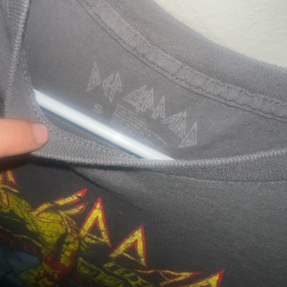 Def Leppard band T-shirt - Picture 3 of 3